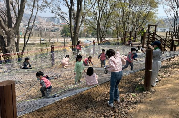순창군, ‘귀래정 유아숲 체험원’ 산림교육 진행... 오는 11월까지 운영 기사 이미지