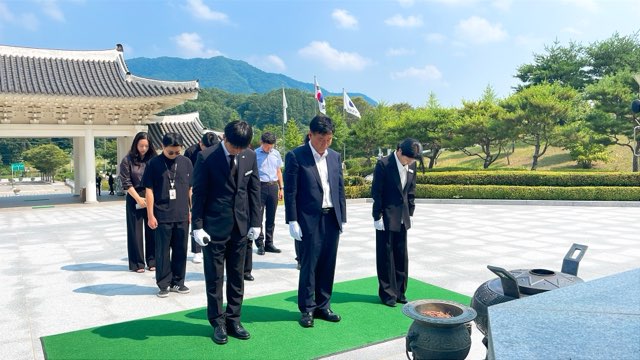 전주정보문화산업진흥원, 국립임실호국원 방문 현충탑 참배 기사 이미지