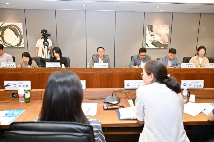 자동차업계 ‘일자리 붕괴 직전’…김재천 부의장, 고용안정 간담회 참석 기사 이미지