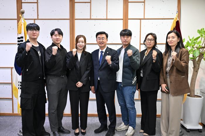 완주군의회 유의식 의장, 라온청년새마을연대와 간담회 기사 이미지