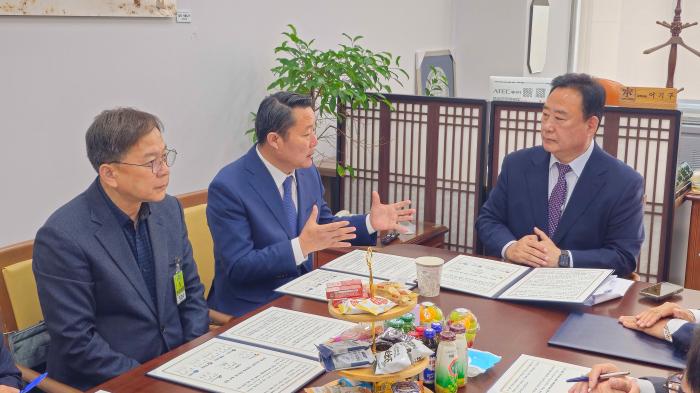 최영일 순창군수, 국회 찾아 농어촌기본소득 국비 상향 적극 건의 기사 이미지