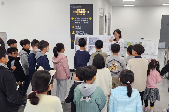 순창군·전북대,‘탐방과학교실–작은 생물로 배우는 과학’ 운영 기사 이미지