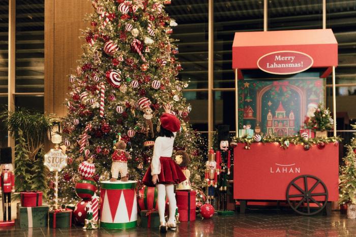 "트리 맛집에서 따뜻하고 환상적인 연말 호캉스 즐겨요!” 기사 이미지