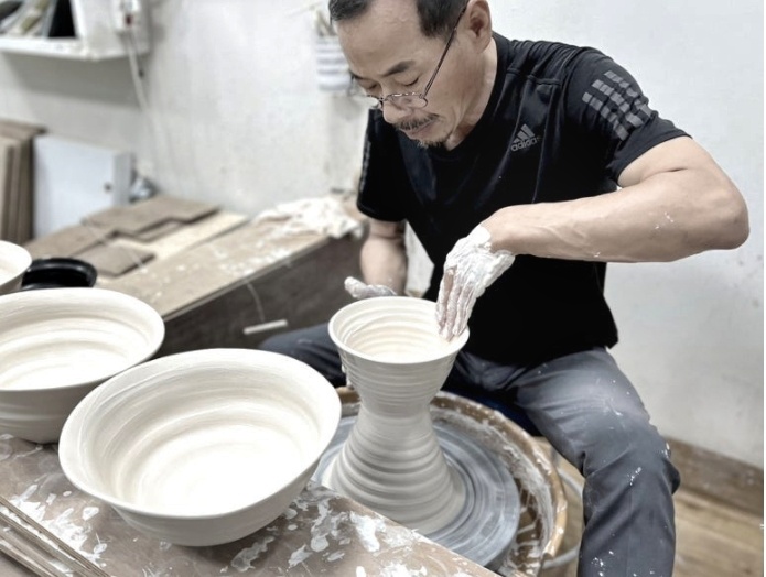 무주 공예공방 김상곤 작가, 전북 도자공예 명장 선정 기사 이미지