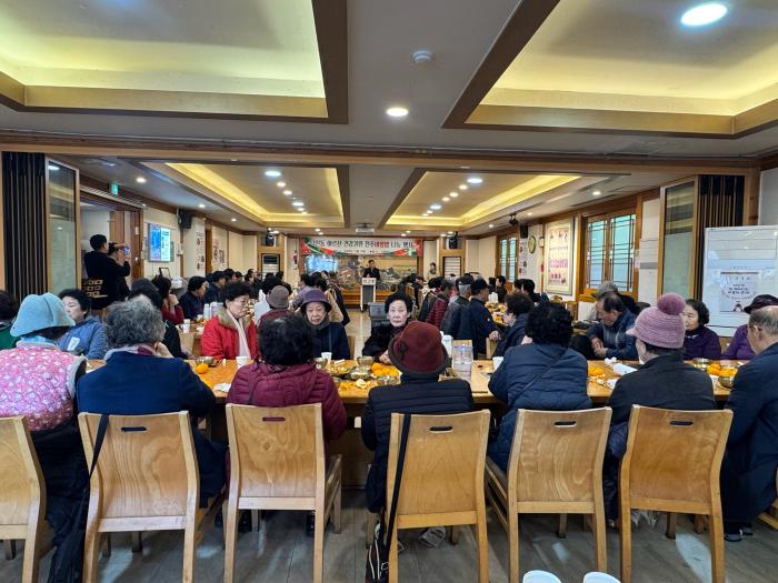 전주 비빔밥 명가 ‘고궁’ 어르신 120명 초청 비빔밥 대접 기사 이미지