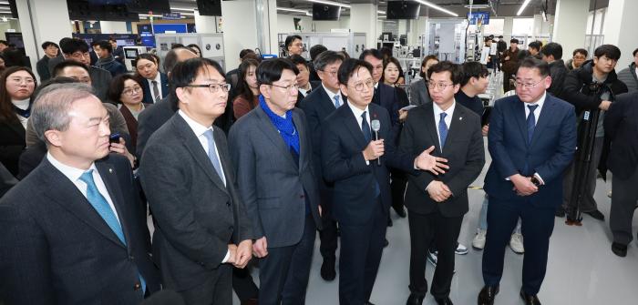 전북대학교 "피지컬 AI 기반 AX 산업" 생태계 조성 기사 이미지