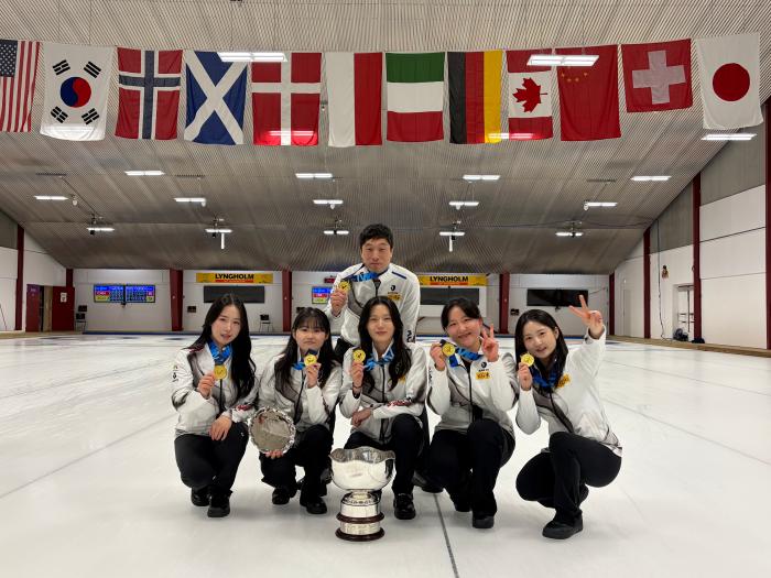 전북도 여자 컬링팀, 세계주니어컬링선수권 우승 기사 이미지