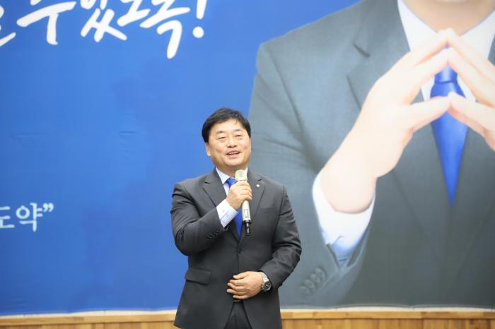 박병철 한국노총 전주시지부의장 '새로운 도약' 출판기념회 기사 이미지