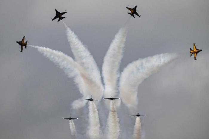 블랙이글스 에어쇼, 고창모양성제 하늘 수놓는다 기사 이미지