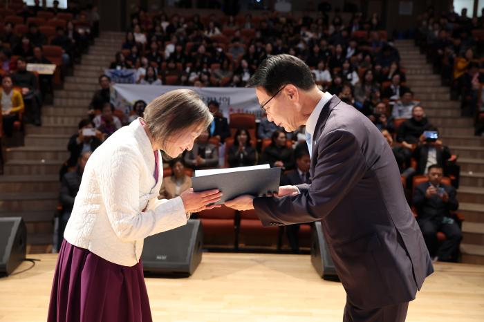 제5회 고창신재효문학상 시상식 개최, 이강원 작가 ‘만금빌라’ 수상 기사 이미지