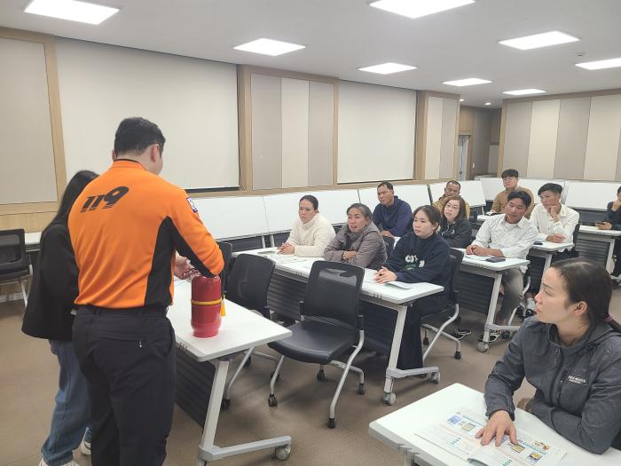 전북도, 외국인 계절근로자 소방교육…대응 역량 강화 기사 이미지