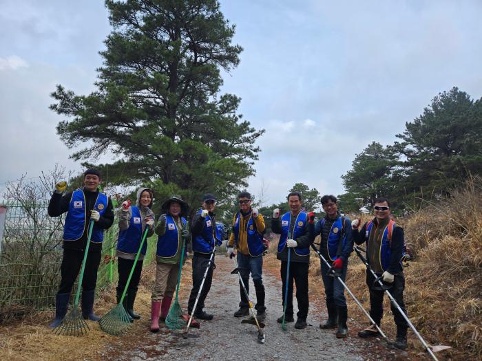 남원 운봉로타리클럽, 바래봉철쭉보호 봉사활동 기사 이미지