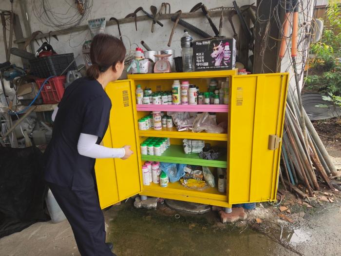 임실군, 농약 안전 보관함 보급으로 마음 안심 마을 만든다  기사 이미지