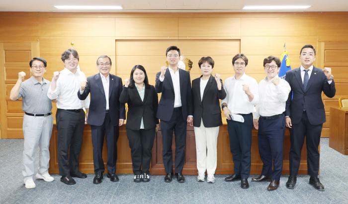 제13대 전주시의회 AI·영화영상산업연구회 출범 기사 이미지
