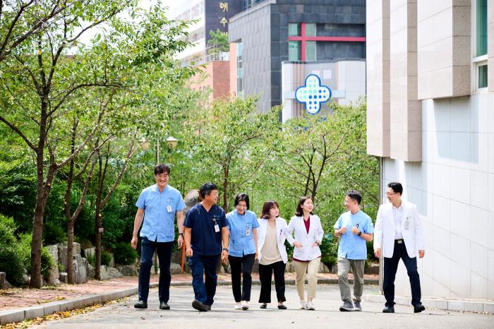 예수병원 재활의학과 전문의 8인 병원 발전기금 '통큰기부' 기사 이미지