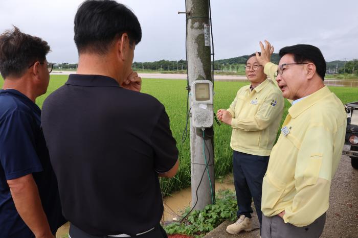 심덕섭 고창군수, 240㎜ 폭우속 현장찾아 기사 이미지