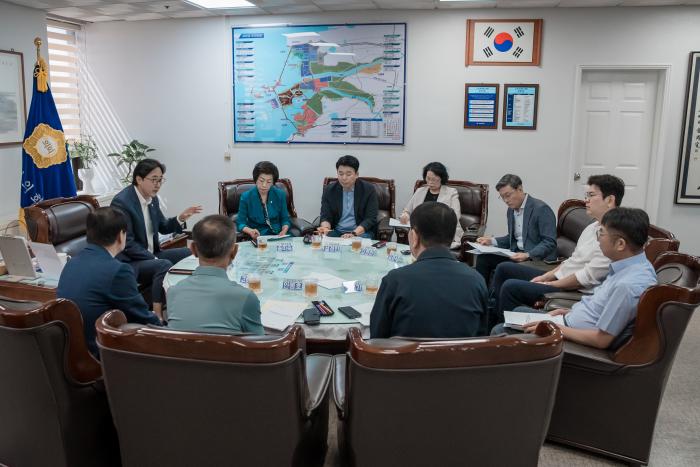 군산시의회 의장단, 군산항발전협의회와 간담회 가져 기사 이미지