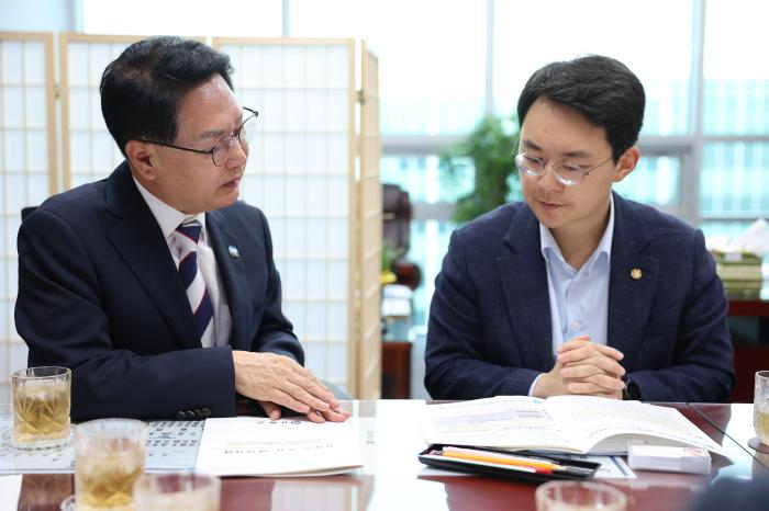 심덕섭 고창군수, 2027년 국가예산 확보 및 현안사업 건의를 위한 국회 방문 기사 이미지