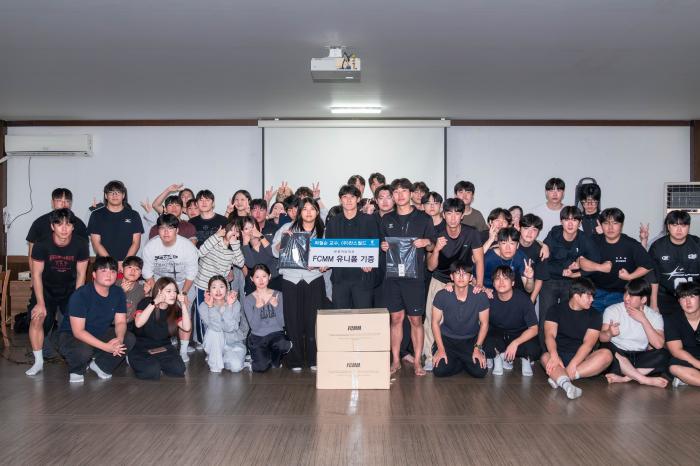 전주대 최철순 강사, '수퍼스타상' 상금으로 신입생에 바람막이 선물 기사 이미지