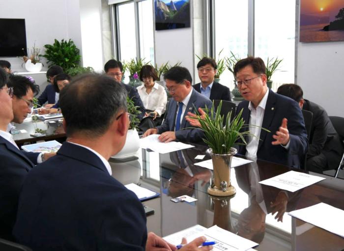 안호영 국무조정실·산업부·새만금청과 핵심사업 점검 기사 이미지