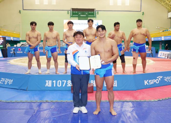 정읍 단풍미인씨름단, 4대0 완승으로 전국체전 단체전 정상 기사 이미지